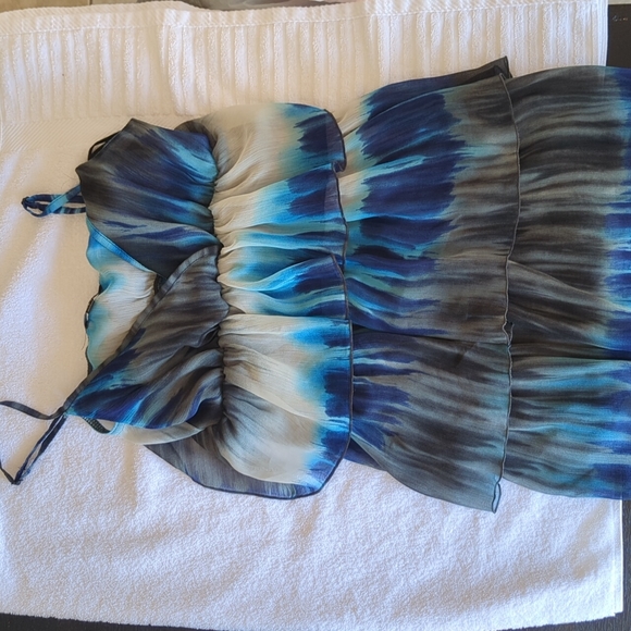 Bebe Tiered shirt - Picture 2 of 2